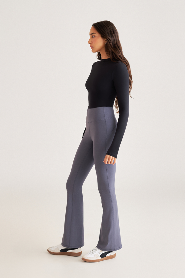ESSENTIAL LONG SLEEVE TEE