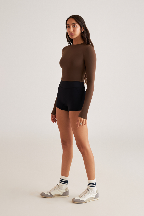 ESSENTIAL LONG SLEEVE TEE